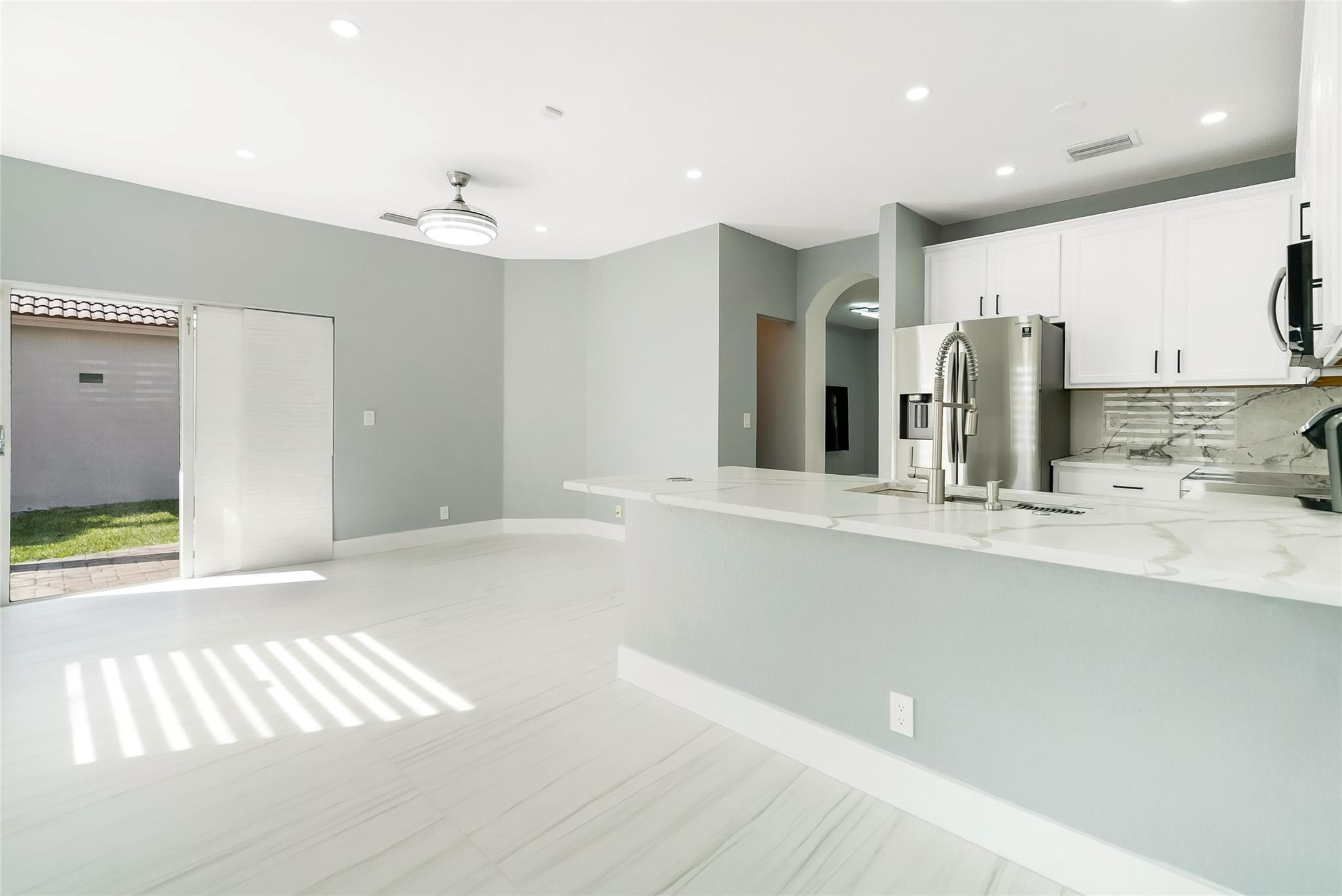 WILLOW LAKE REPLAT - Residential Lease