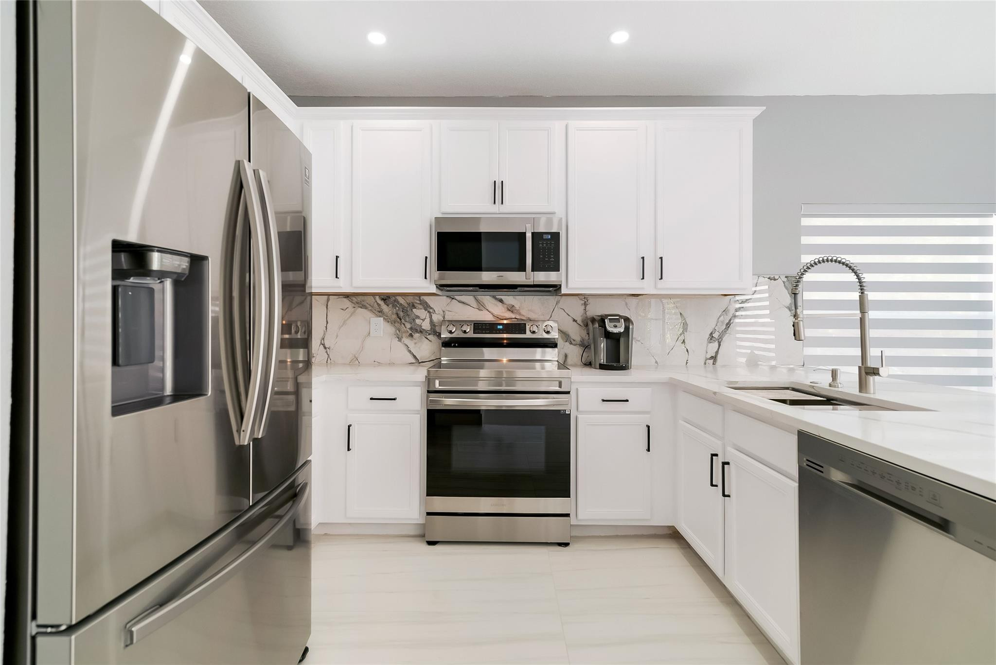 WILLOW LAKE REPLAT - Residential Lease