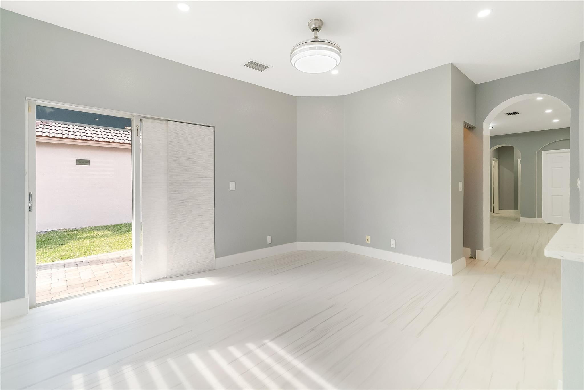 WILLOW LAKE REPLAT - Residential Lease