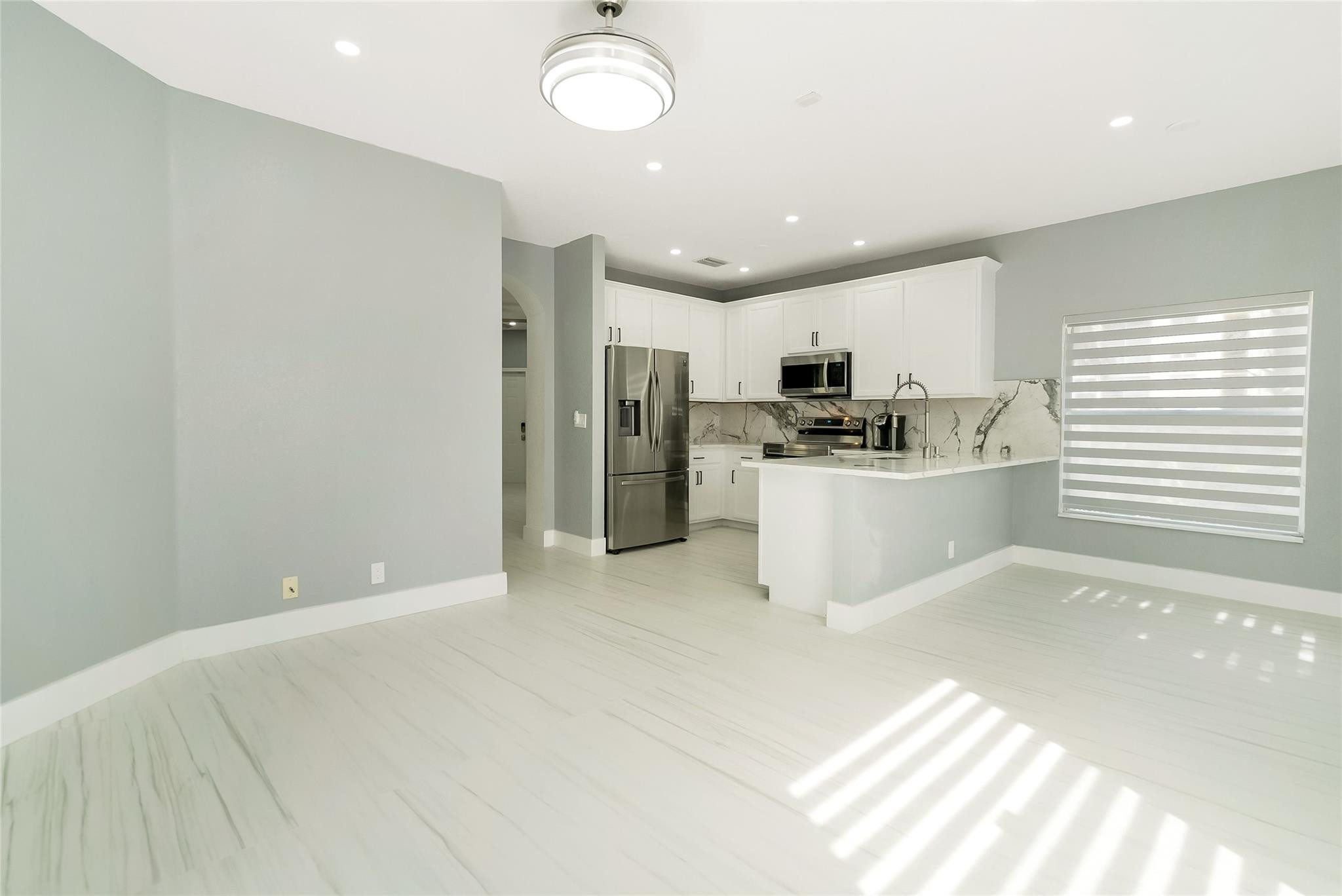 WILLOW LAKE REPLAT - Residential Lease