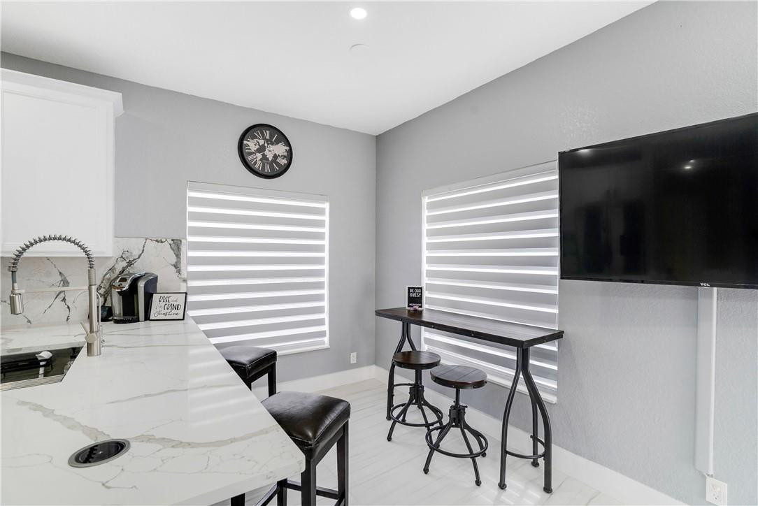 WILLOW LAKE REPLAT - Residential Lease