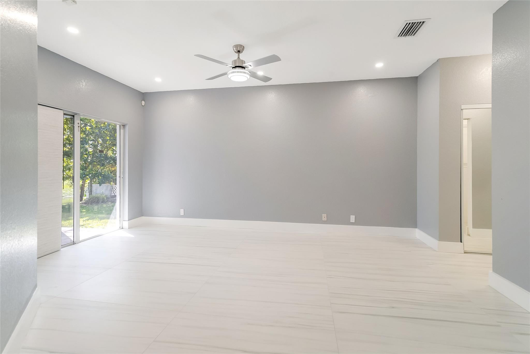 WILLOW LAKE REPLAT - Residential Lease