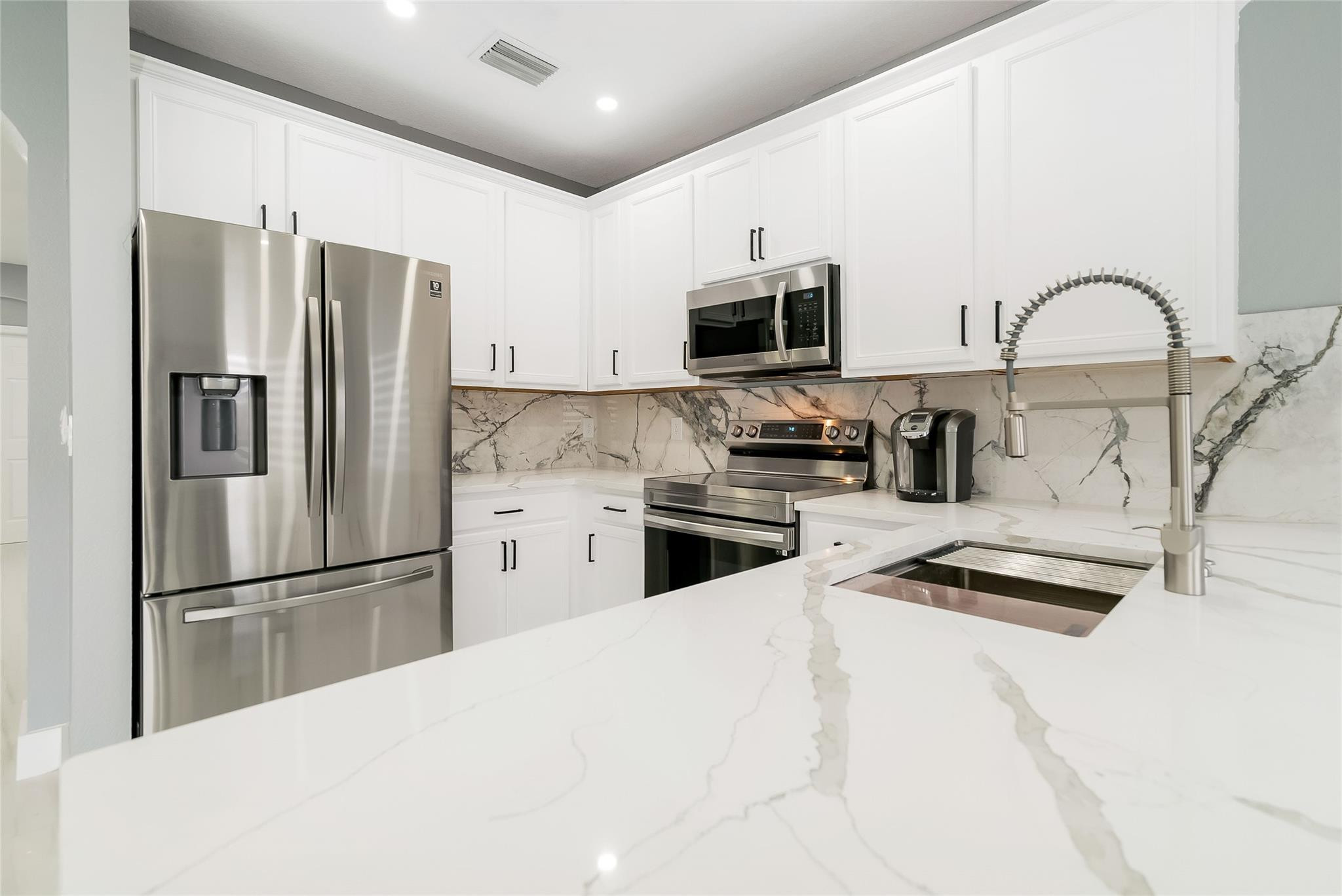 WILLOW LAKE REPLAT - Residential Lease