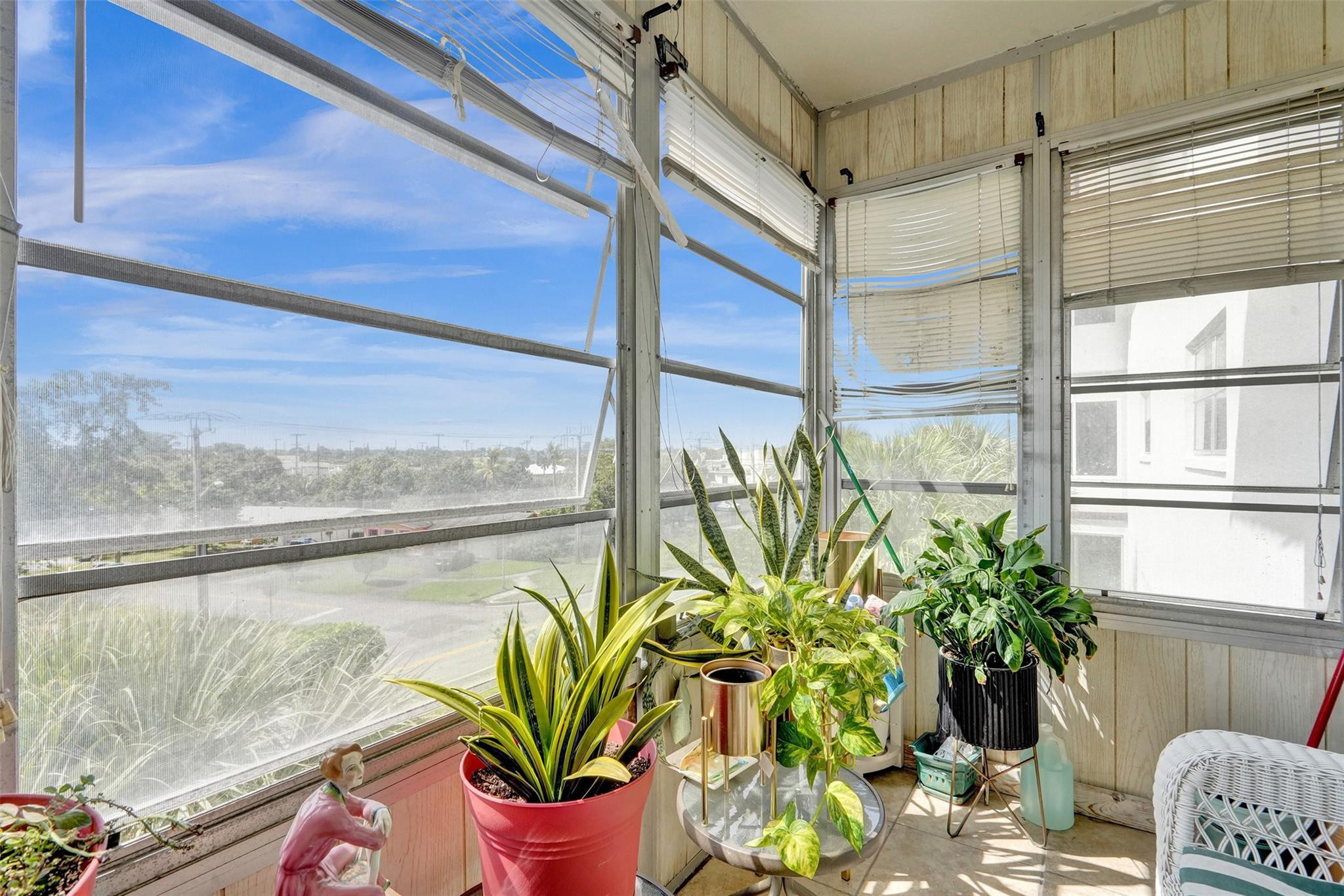 Castle Gardens Apartments - Residential