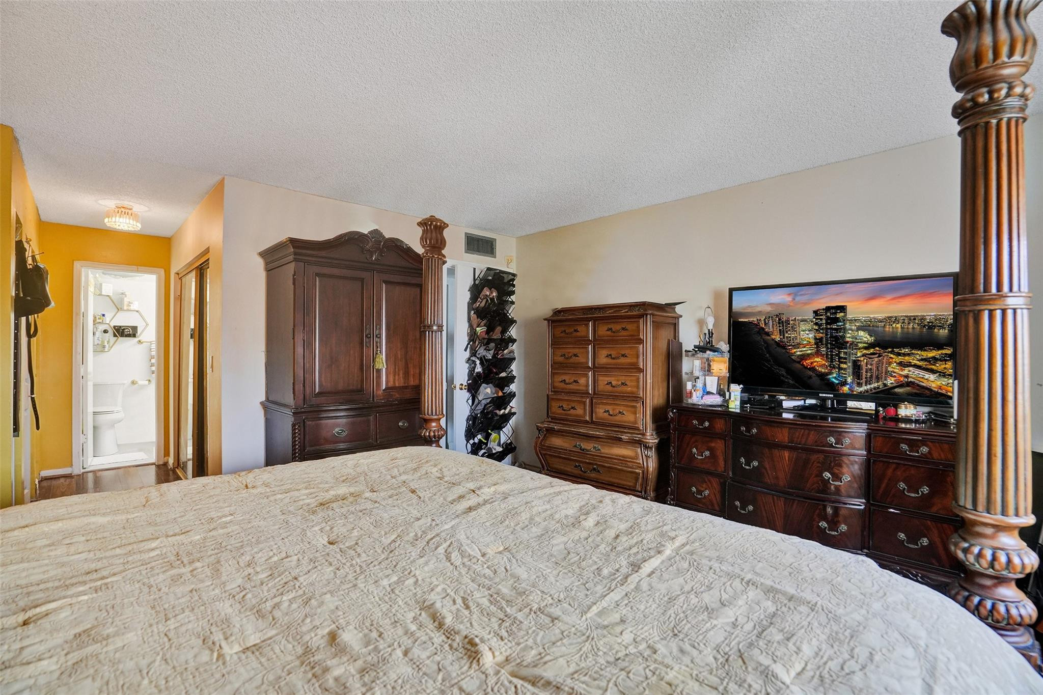 Castle Gardens Apartments - Residential