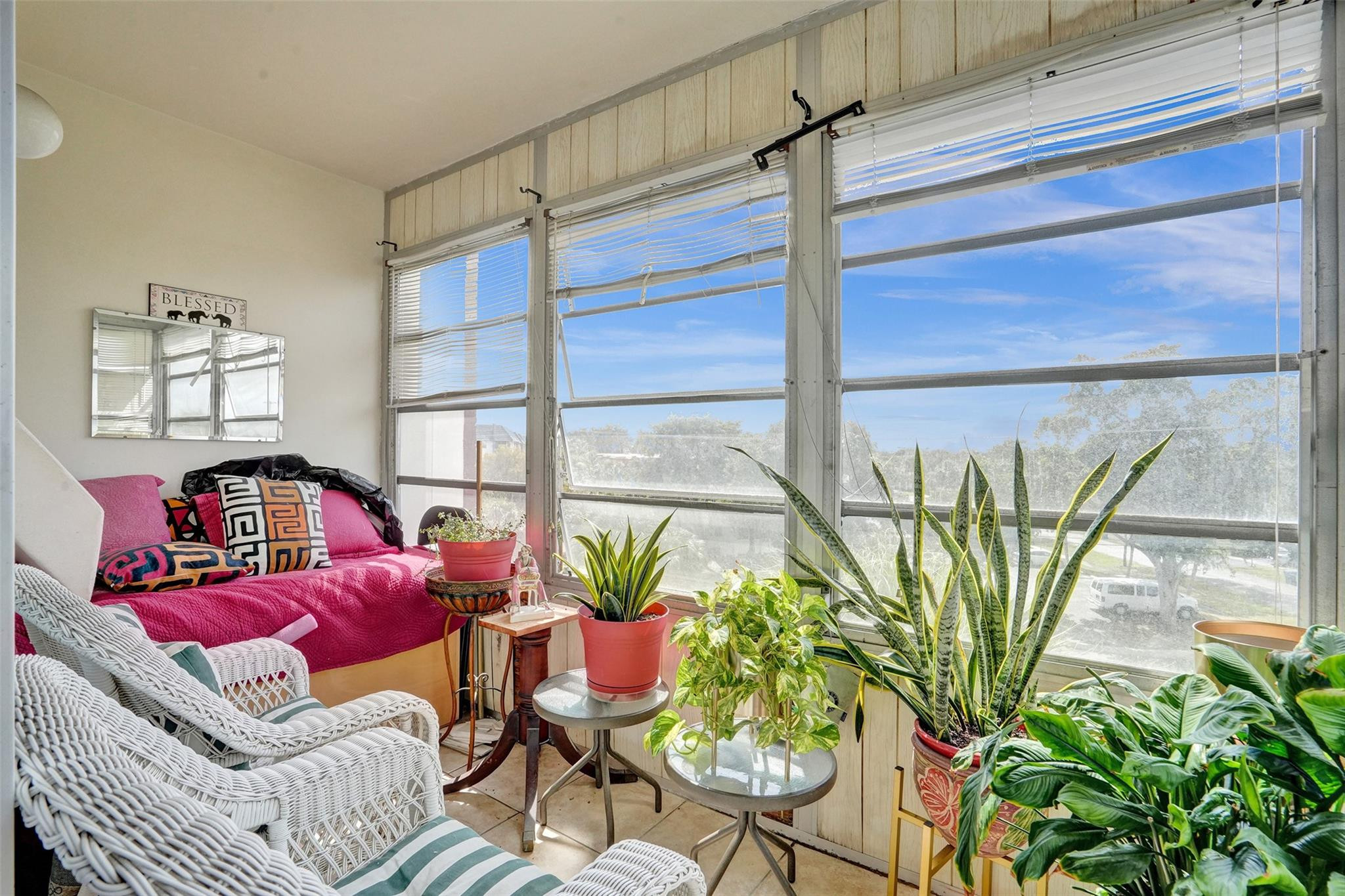 Castle Gardens Apartments - Residential