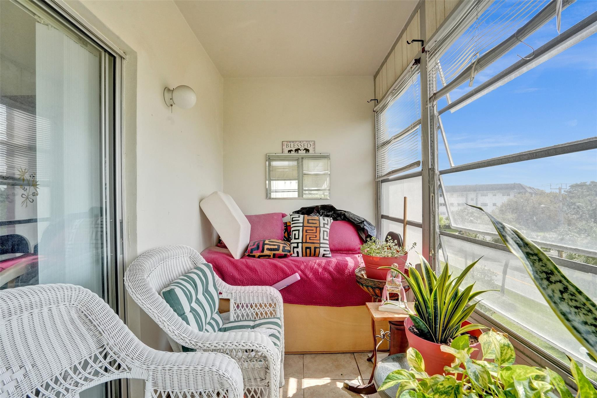 Castle Gardens Apartments - Residential