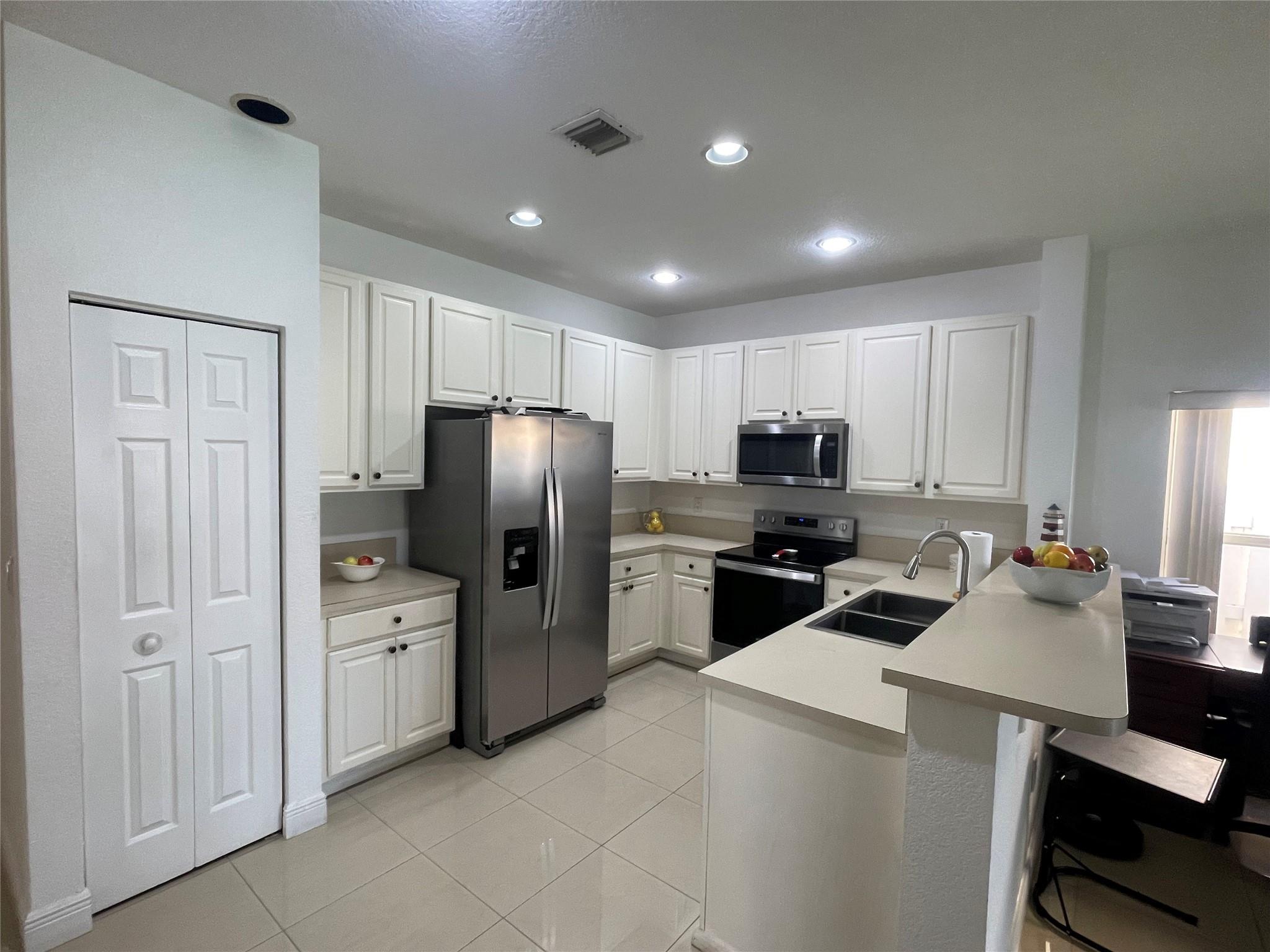 Pod 12 At Monarch Lakes 1 - Residential