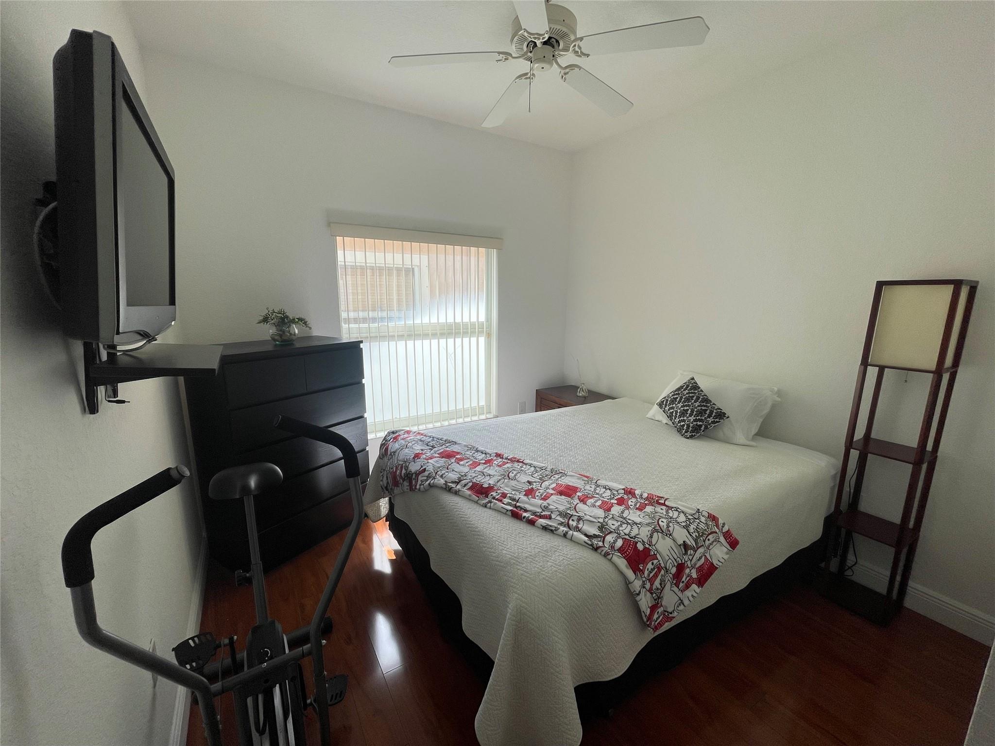 Pod 12 At Monarch Lakes 1 - Residential