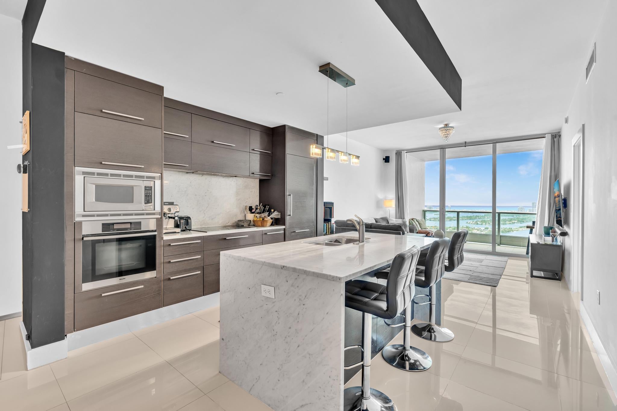 900 Biscayne Boulevard 4703, Miami FL 33132