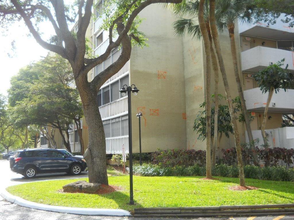 ENVIRON I CONDO - Residential