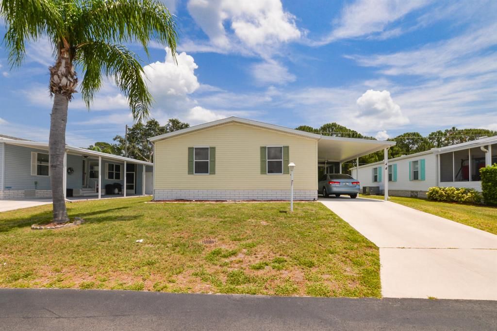 Photo of 404 Tropical Isles Circle #H-27, Fort Pierce, FL 34982 (MLS # R10798103)