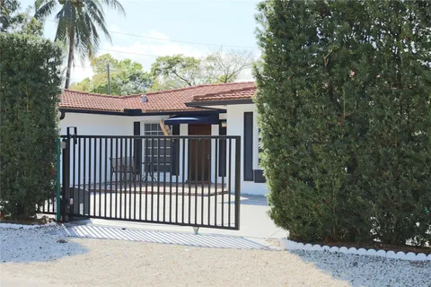 641 SW 8th Ave Unit Front, Fort Lauderdale, FL MLS: F10493932