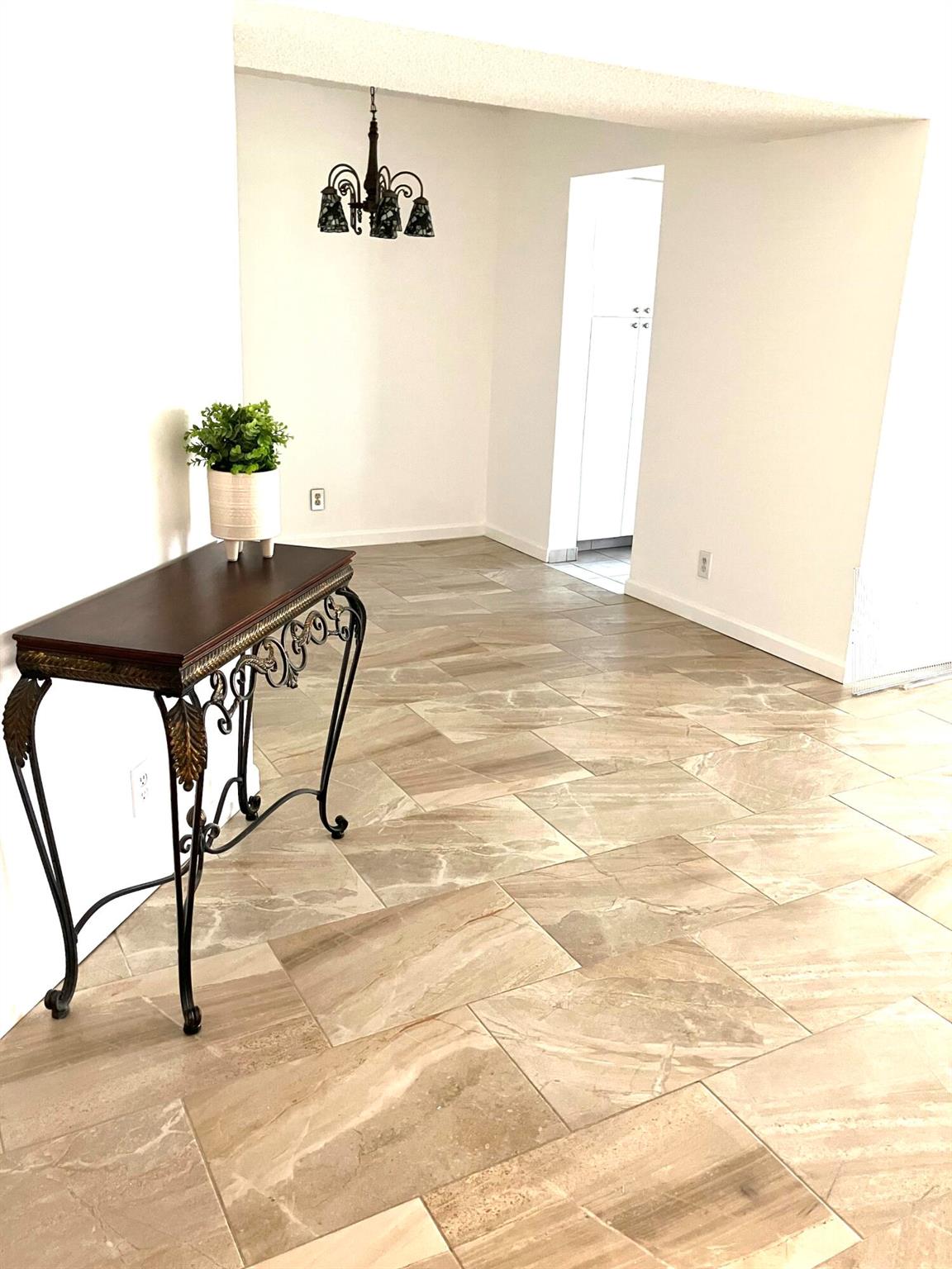 3590 Via Poinciana Drive 303
