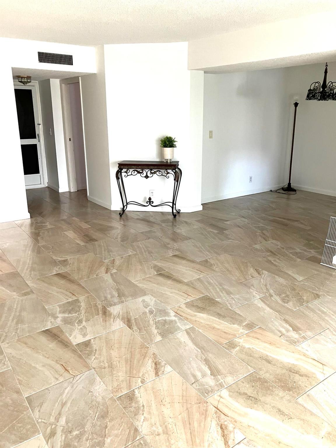 3590 Via Poinciana Drive 303