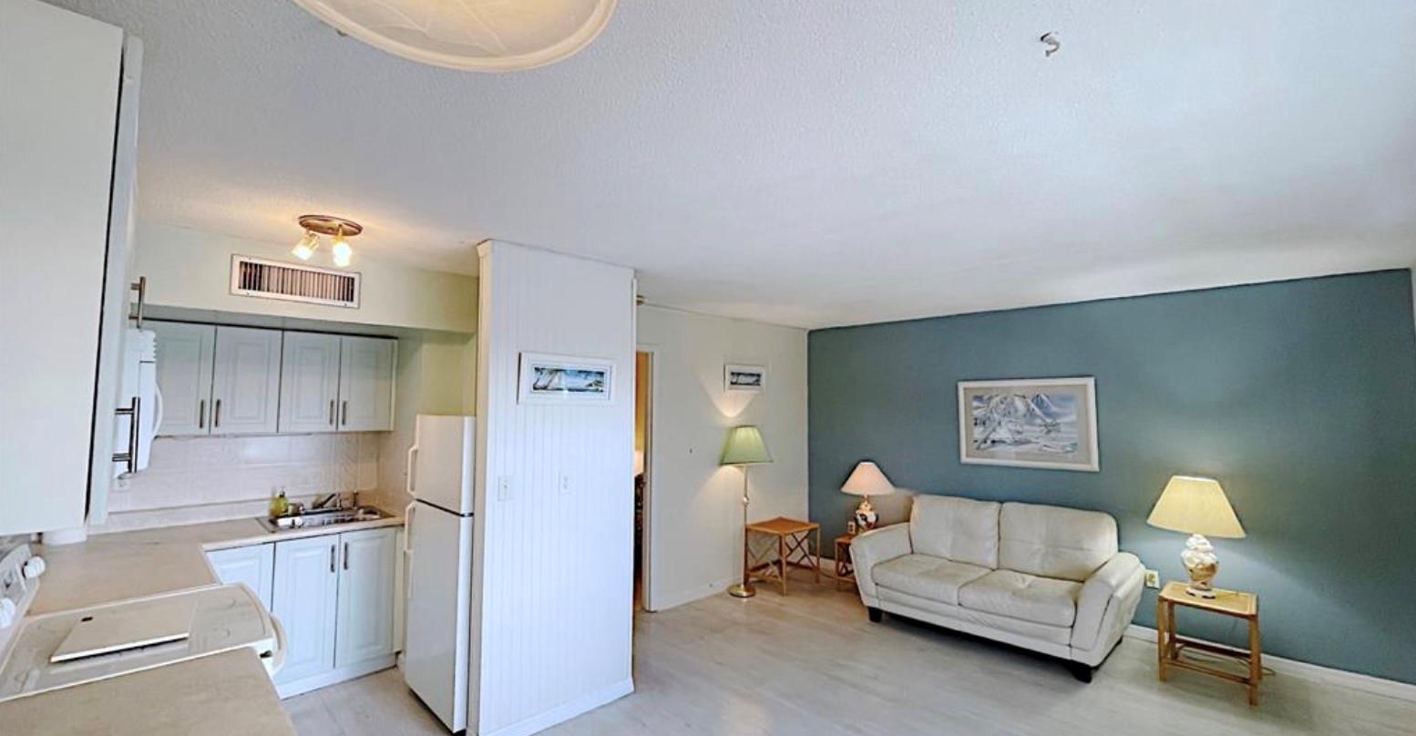 Colonnades Condo 4 - Residential Lease
