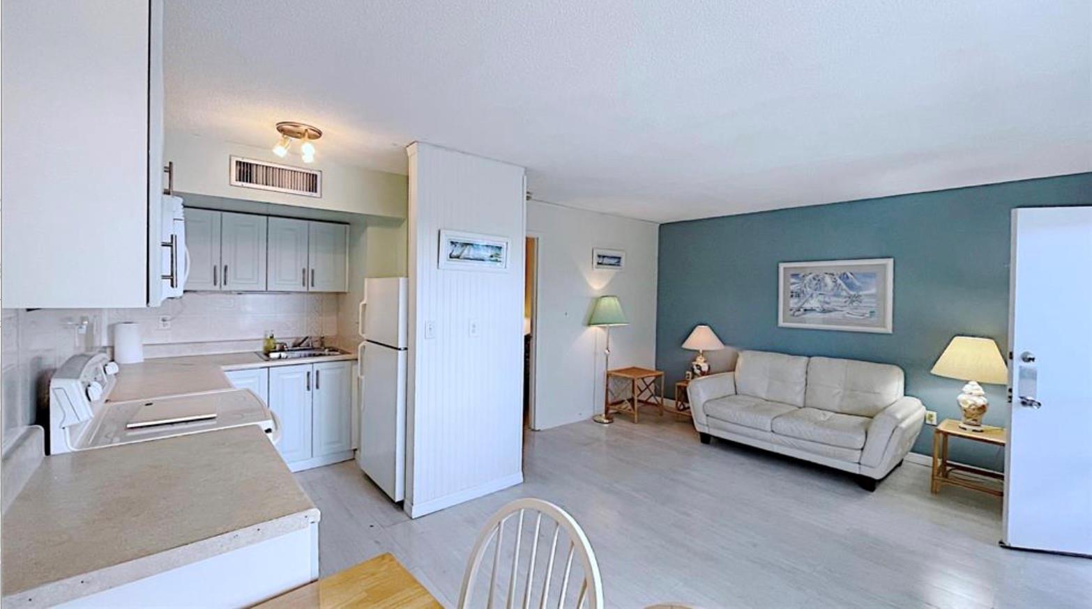 Colonnades Condo 4 - Residential Lease