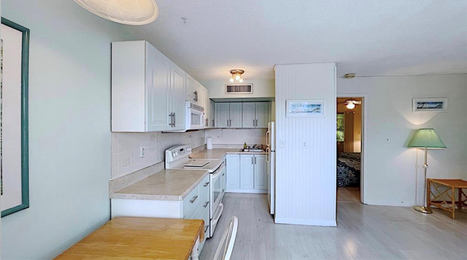Colonnades Condo 4 - Residential Lease