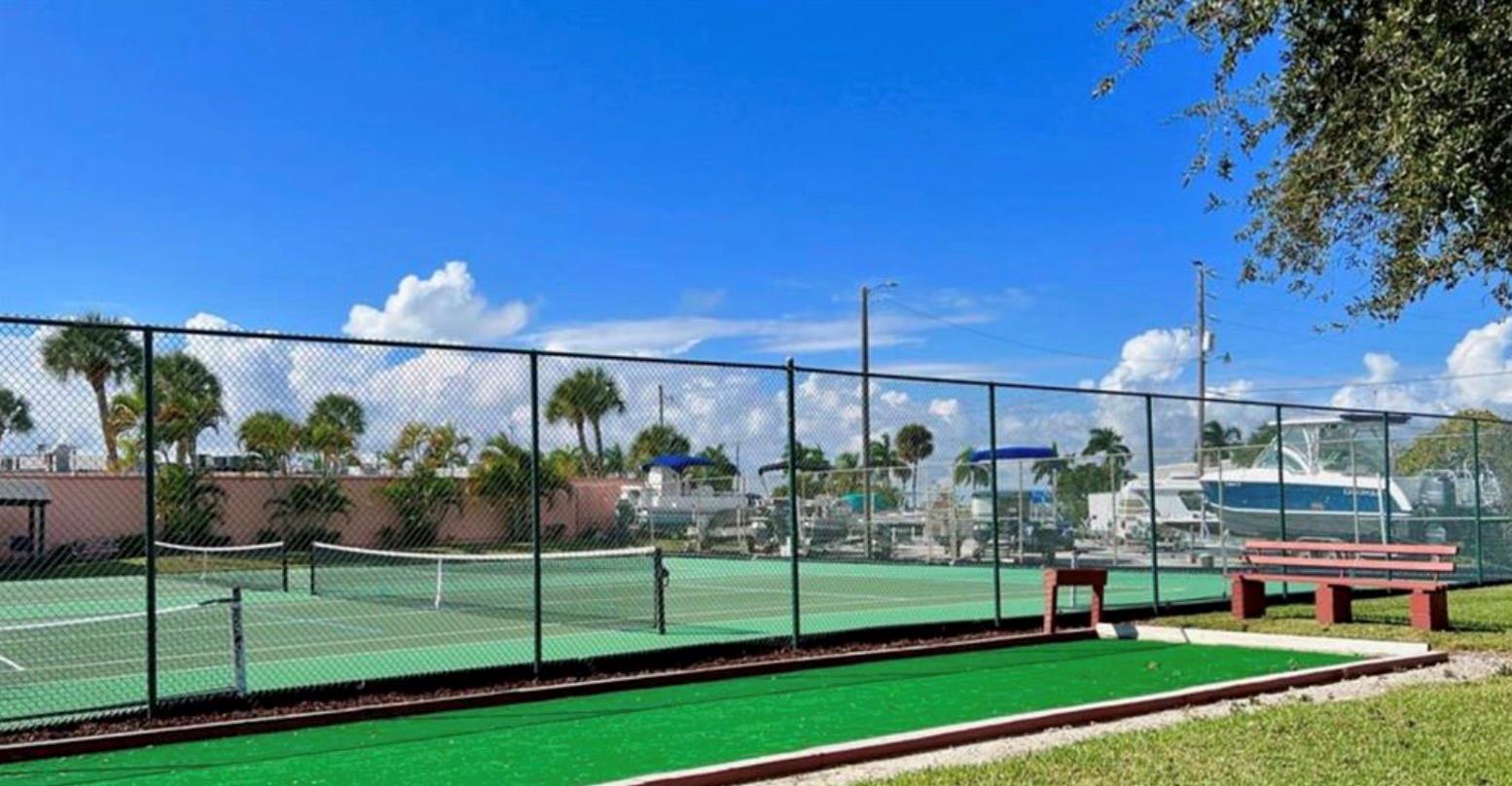 Colonnades Condo 4 - Residential Lease