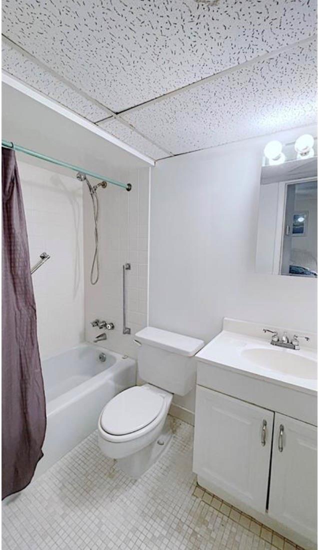 Colonnades Condo 4 - Residential Lease