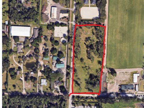 392 F Road Loxahatchee Groves FL 33470