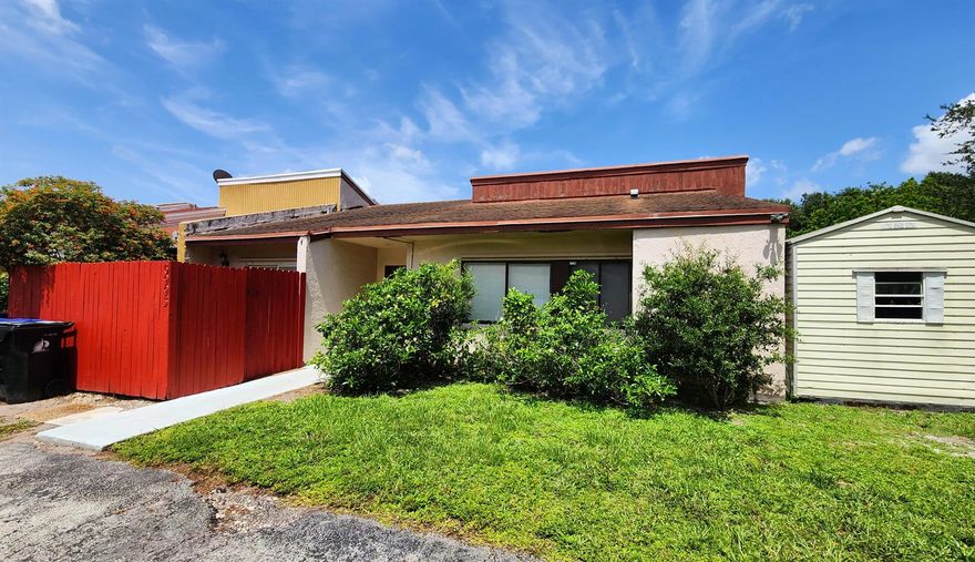 Spacious 3/2 Corner Villa located in desirable Fort Lauderdale. Freshly Painted throughout with neutral color. Tile and Laminate Flooring. Vaulted Ceilings, Full-size Washer & Dryer in unit. Large backyard and Enclosed Front Patio. Large Storage Shed. Front Parking *Ready to move-in conditions* Close to Turnpike, Shopping Centers and Near Bus Transportation