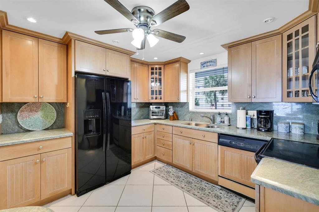 Hillsboro Le Baron Condo - Residential Lease