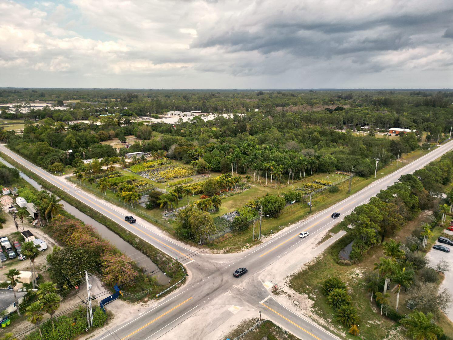 LOXAHATCHEE GROVES - Land