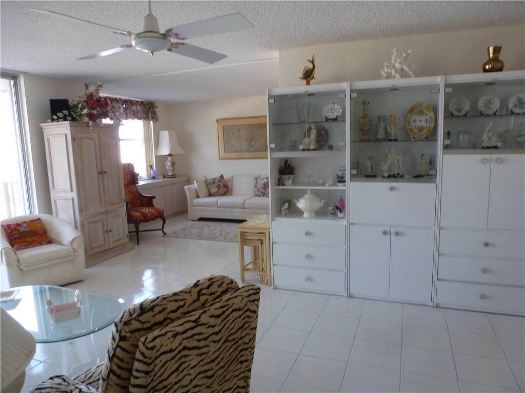 POMPANO BEACH CLUB - Residential