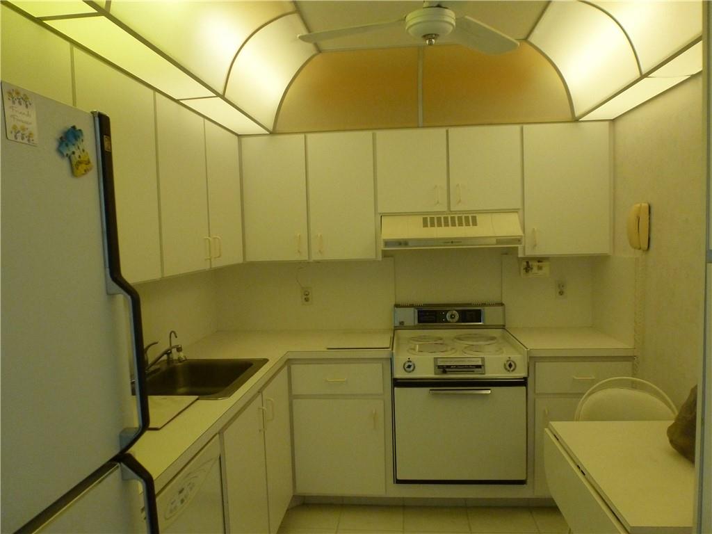 POMPANO BEACH CLUB - Residential