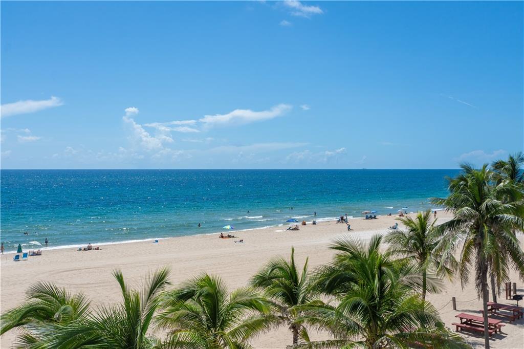 POMPANO BEACH CLUB - Residential
