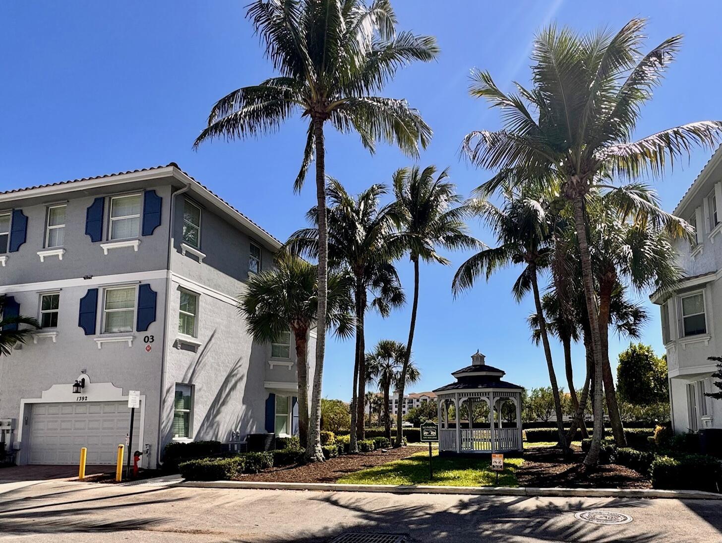 RENAISSANCE COMMONS PUD - Residential Lease