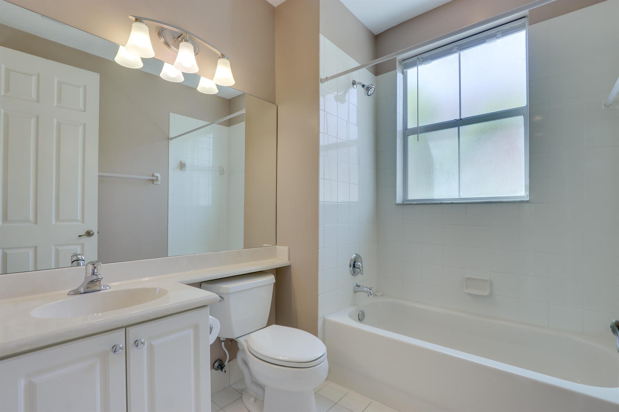 RENAISSANCE COMMONS PUD - Residential Lease