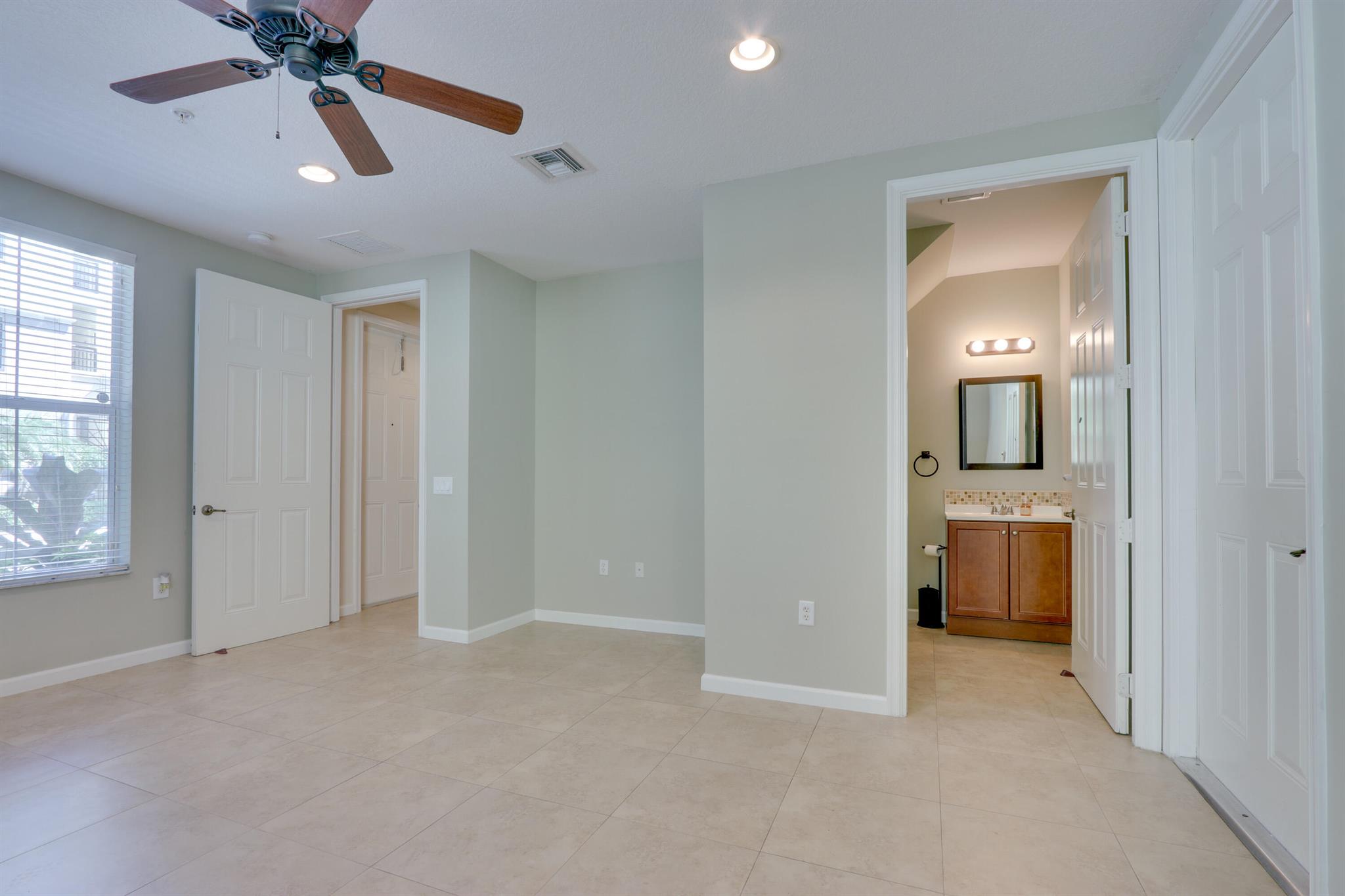 RENAISSANCE COMMONS PUD - Residential Lease