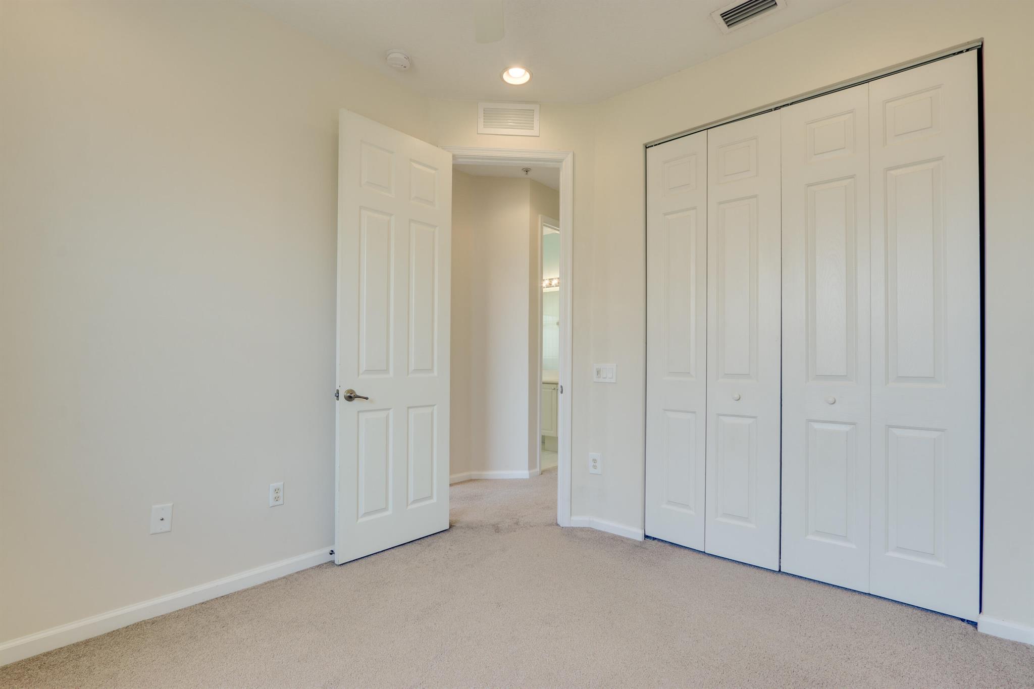 RENAISSANCE COMMONS PUD - Residential Lease