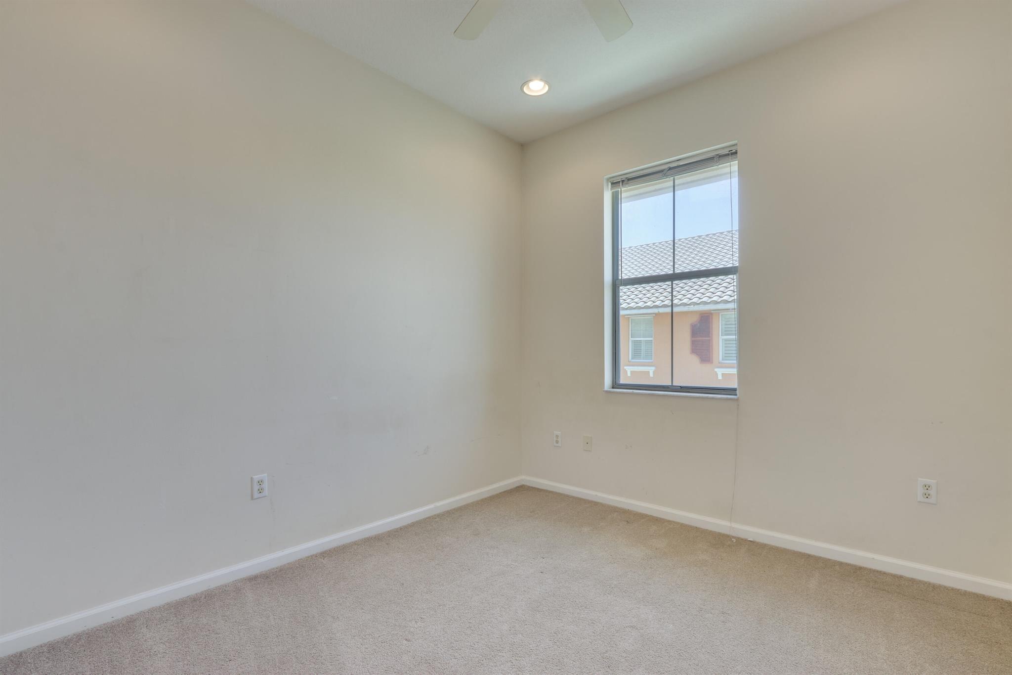 RENAISSANCE COMMONS PUD - Residential Lease