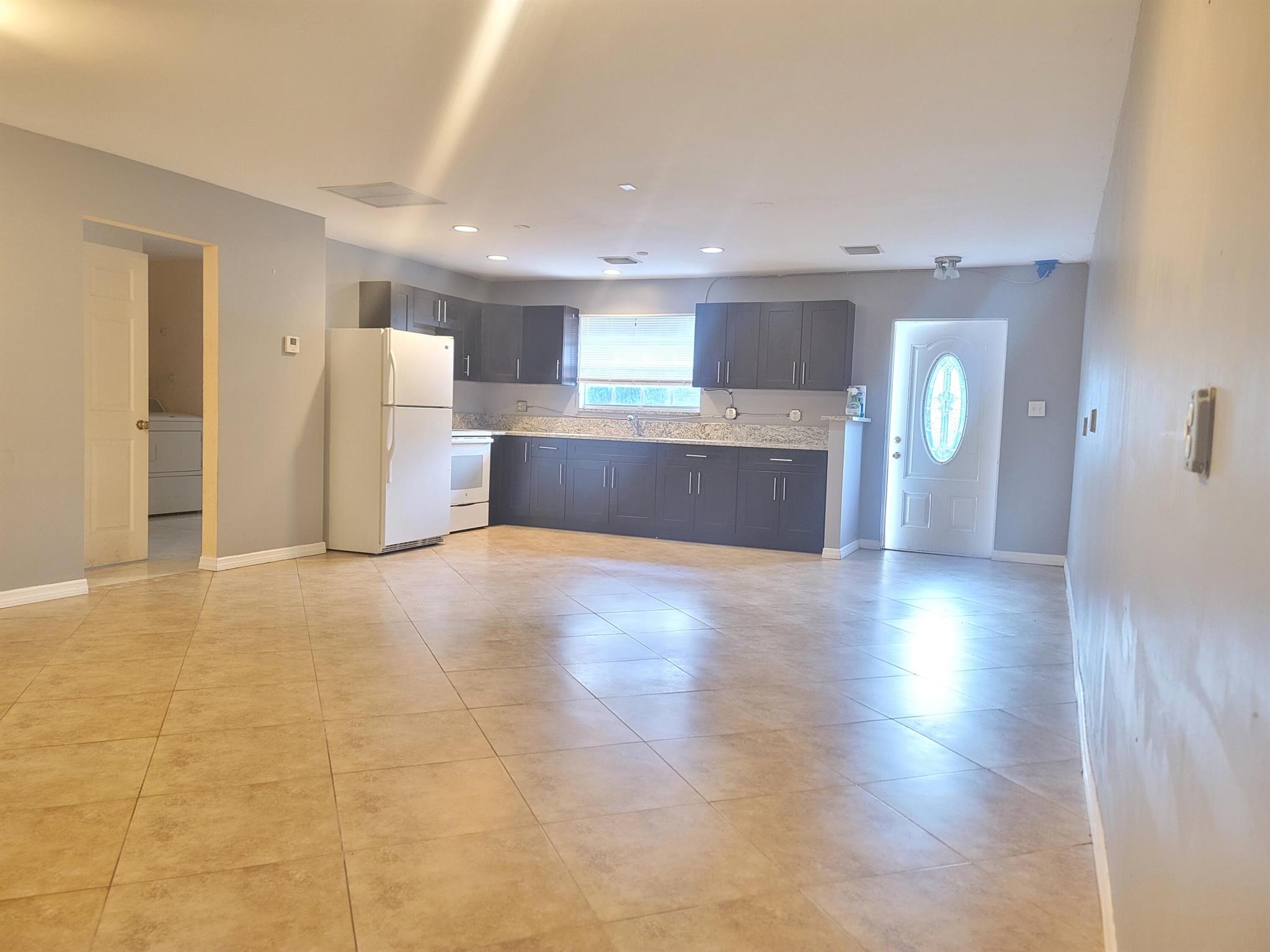 LOXAHATCHEE GROVES - Residential Lease