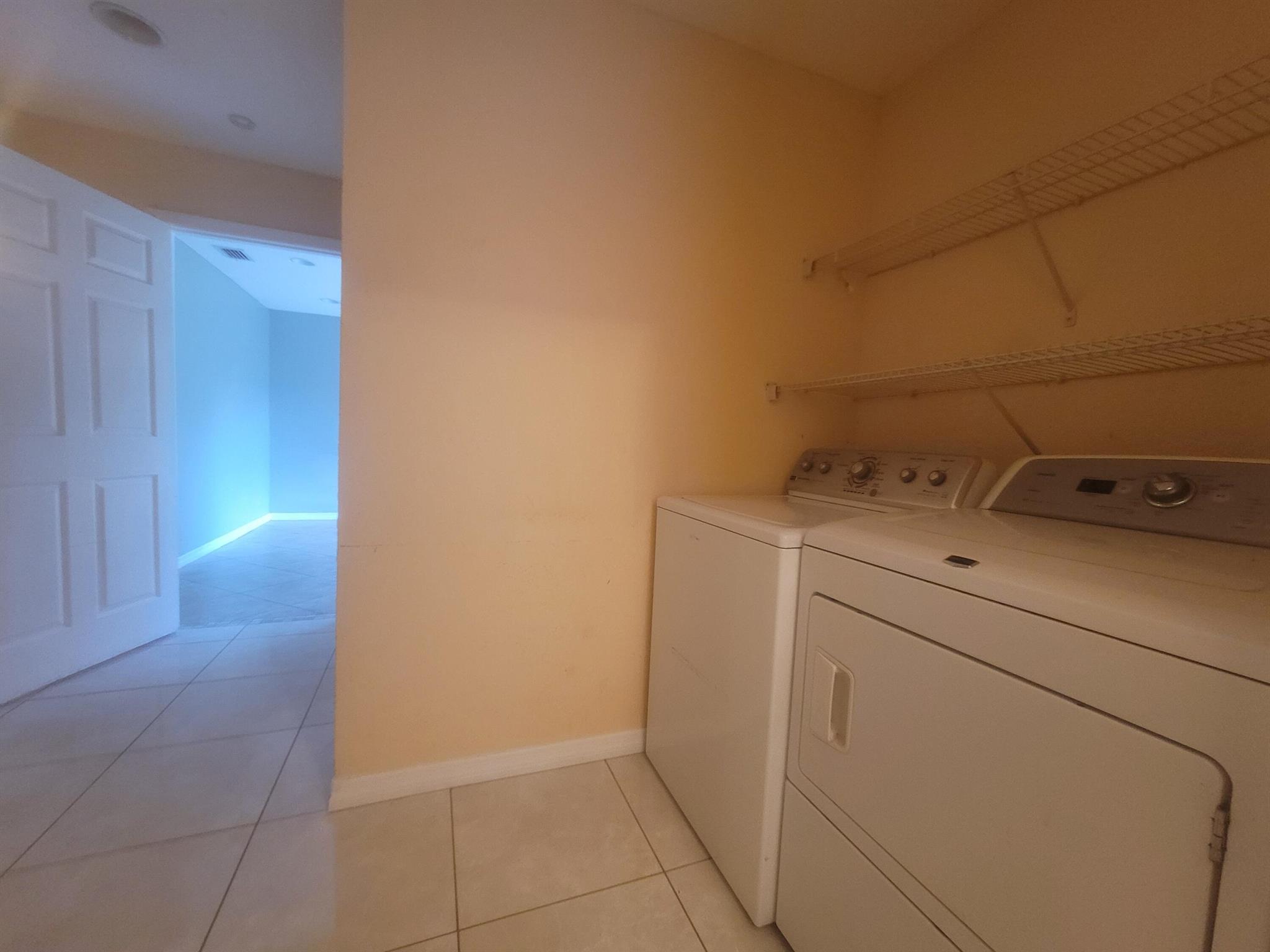 LOXAHATCHEE GROVES - Residential Lease