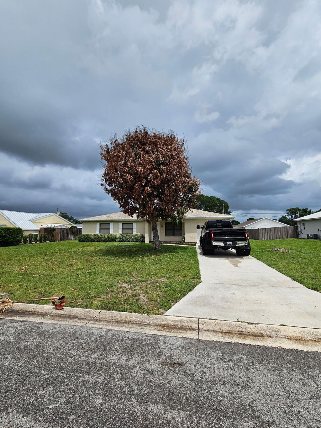Photo of 674 SW 25th St Street SW, Vero Beach, FL 32962 (MLS # B26024087)