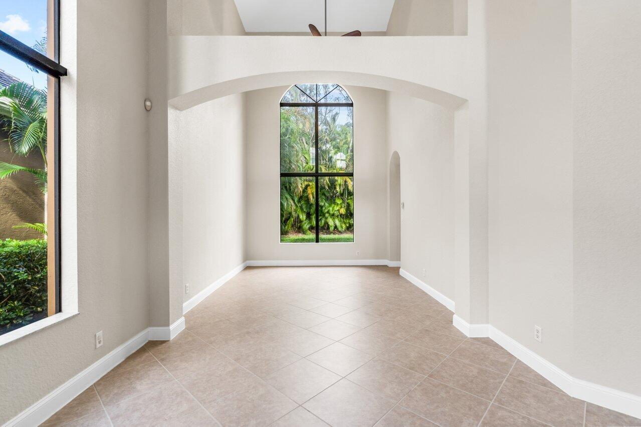 10293 Medicis Place, Wellington, FL, 33449/$995,000 4 10293 Medicis Place