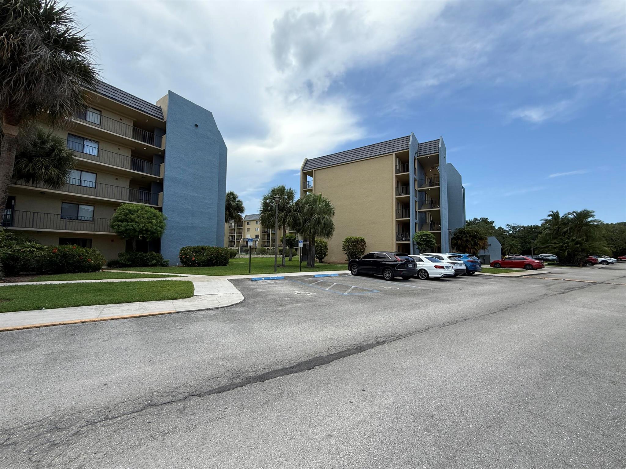 2788 Tennis Club Drive 104