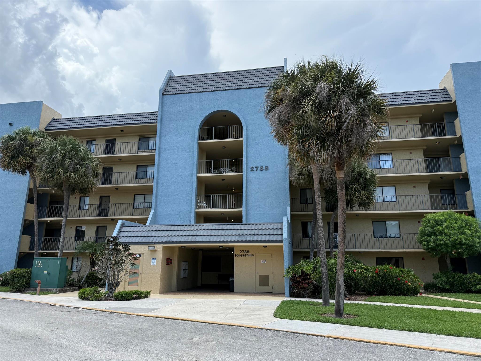 2788 Tennis Club Drive 104