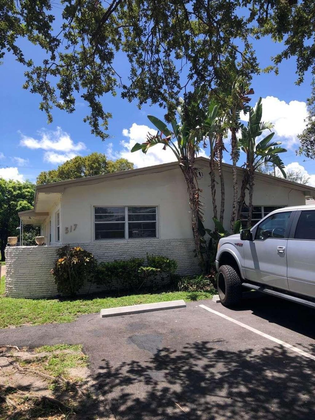 Photo of 517 SW 9th Street #1, Hallandale Beach, FL 33009 (MLS # B26015543)