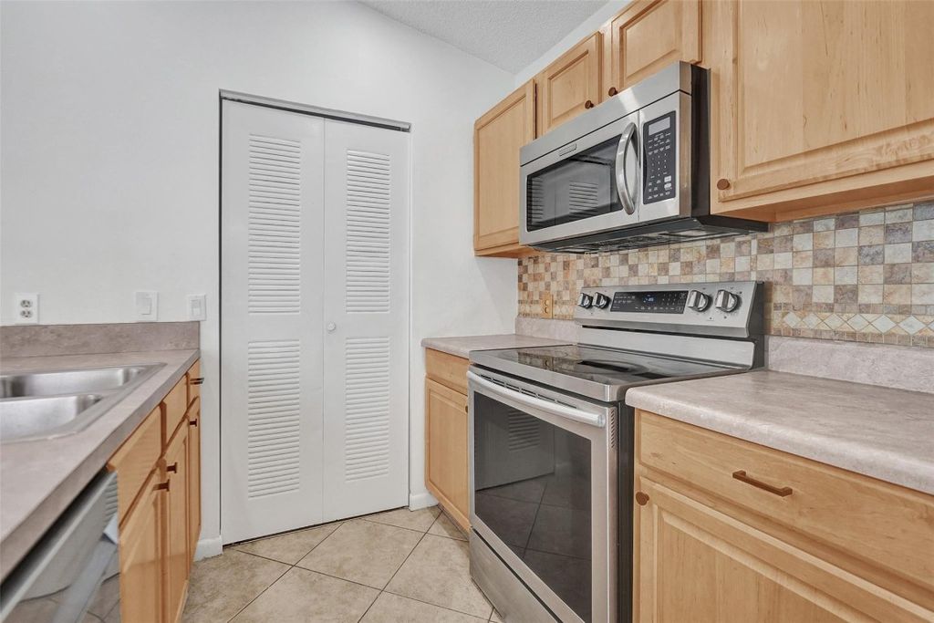 Photo of 22282 Pineapple Walk Drive, Boca Raton, FL 33433 (MLS # F10465059)