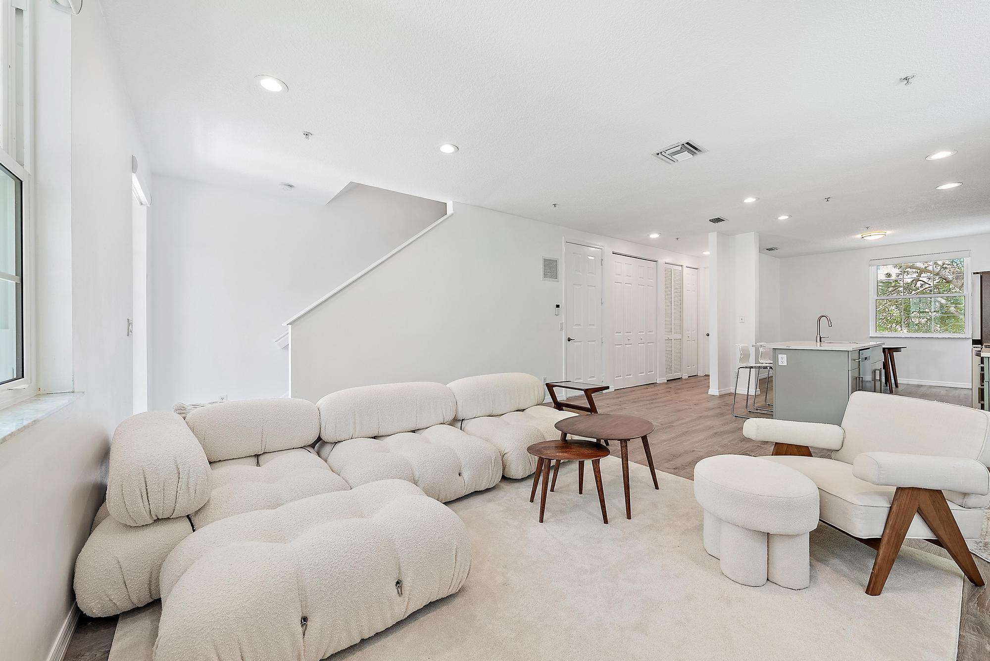 ABACOA TOWN CENTER 3 - Residential Lease