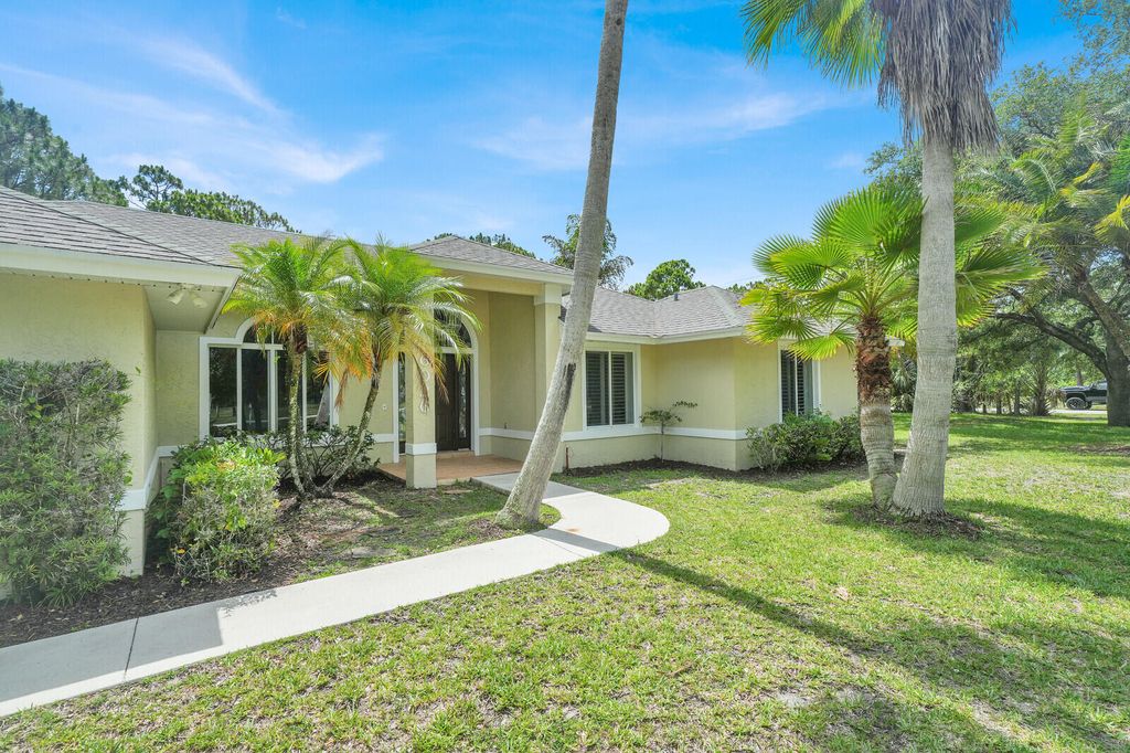 Photo of 16026 N 75th Ave Avenue N, Palm Beach Gardens, FL 33418 (MLS # B26031438)