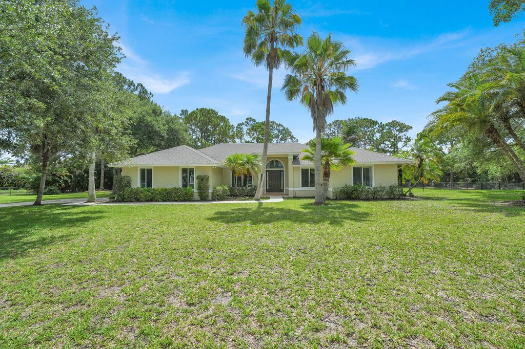 Photo of 16026 N 75th Ave Avenue N, Palm Beach Gardens, FL 33418 (MLS # B26031438)