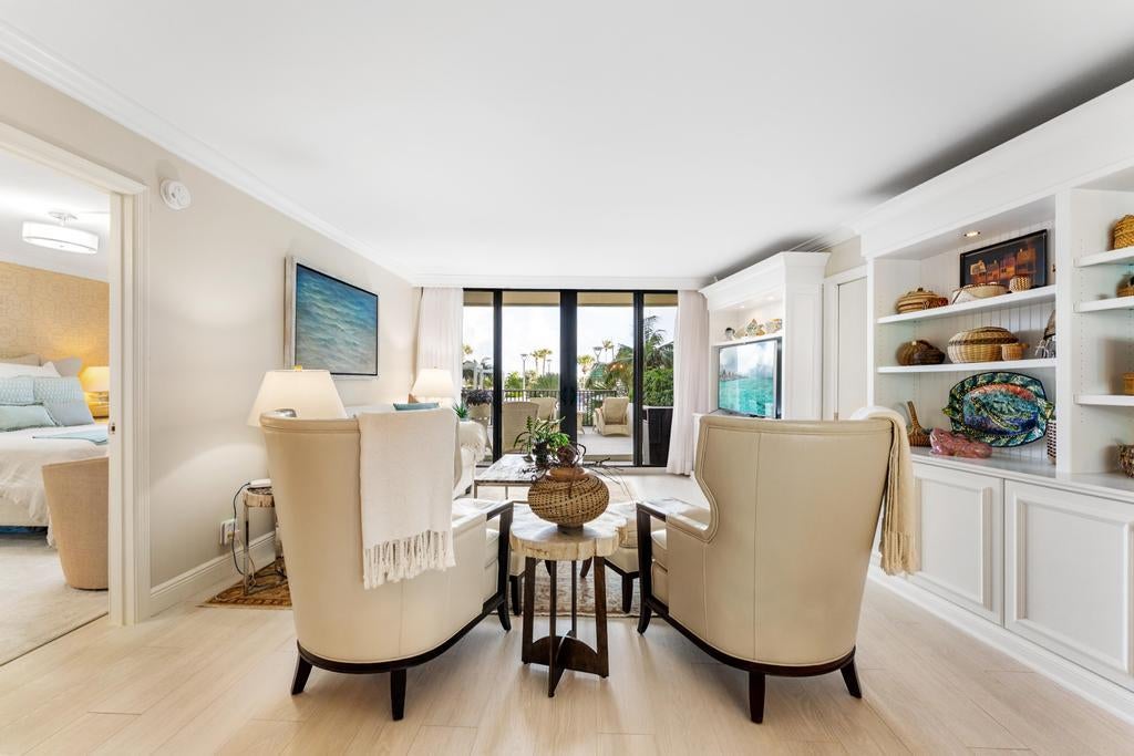 200 OCEAN TRAIL Way T7