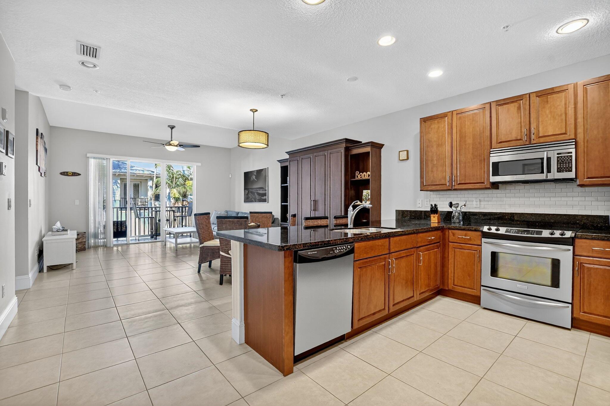 LATITUDE DELRAY BEACH CON - Residential Lease