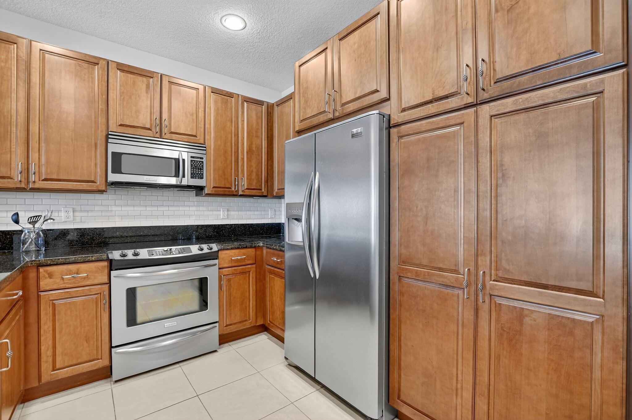 LATITUDE DELRAY BEACH CON - Residential Lease